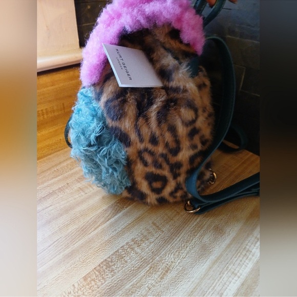 Kurt Geiger London Small Hoxton backpack - Picture 7 of 9